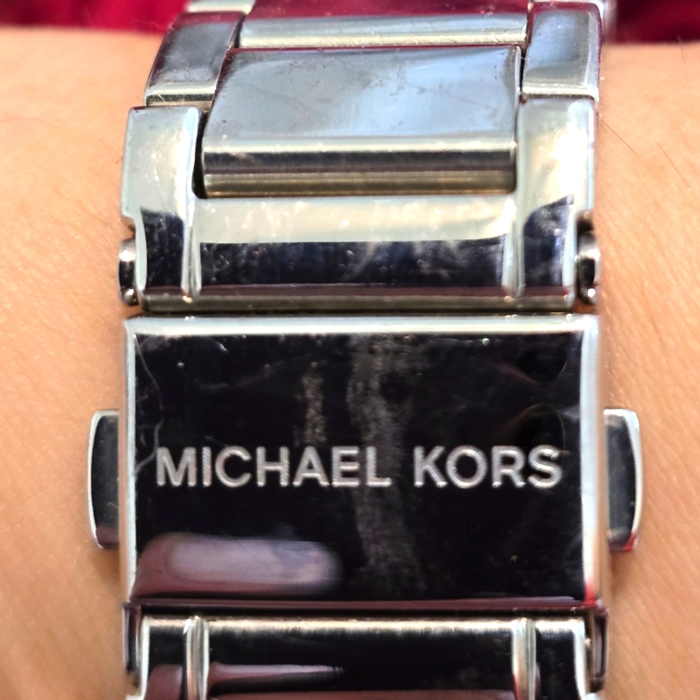 Michael Kors Silver Watch - Picture 5 of 7